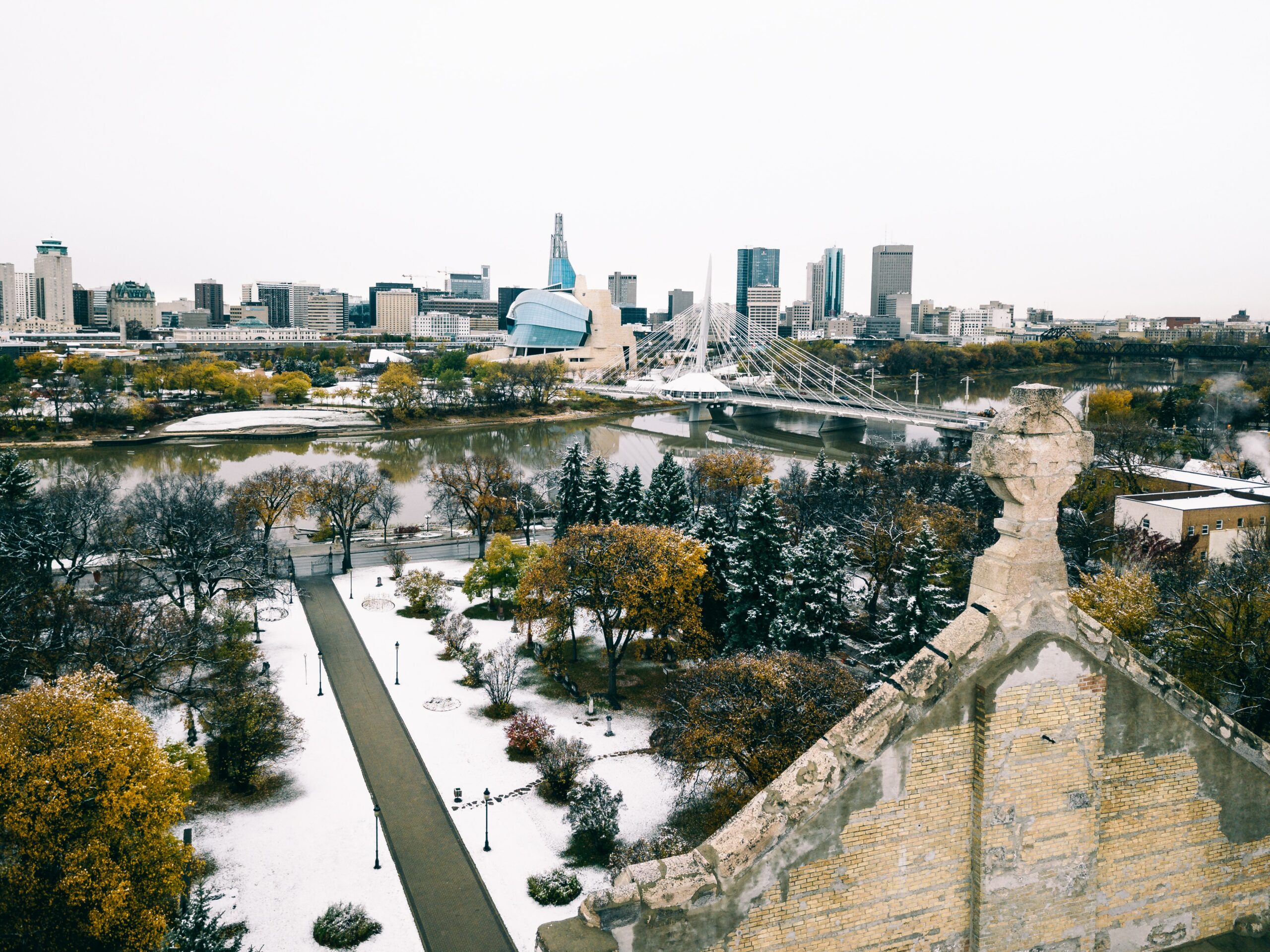 josh-lavallee-RLtFZZa30vY-unsplash